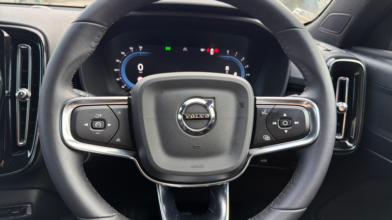 Volvo XC40 2.0 B3P Plus Dark 5dr Auto Petrol Estate